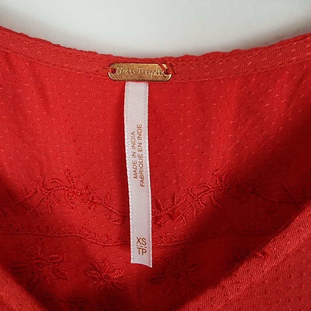 Free People Sea Breeze 100% Viscose Red Side Button Tunic Top Women's Size XS - Picture 8 of 11